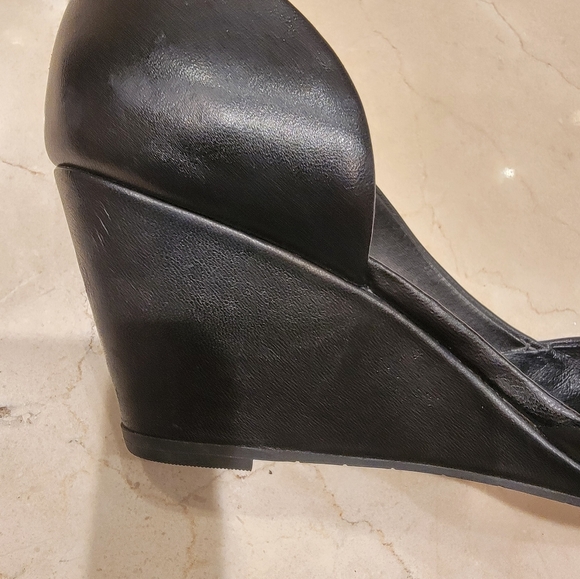 Kenneth Cole Ellis Almond Toe Wedge Pump Black 7 - Picture 13 of 16
